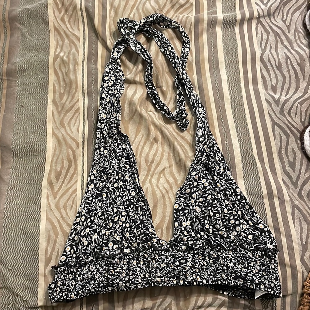 Black with white daisy flower print halter top